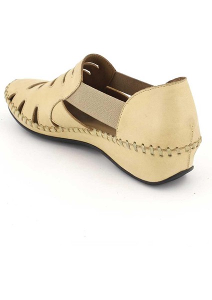 18791395 Kadın Deri Lastikli Comfort Delikli Sandalet fırsatları