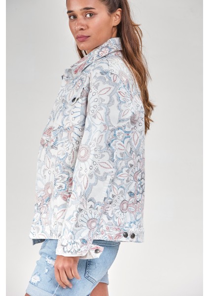4477-Kadın Desenli Ceket modelleri