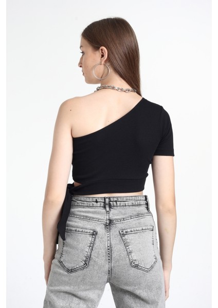 Kim Ki O Kadın Benetton Yandan Bağlamalı Tek Omuz Örme Crop Top KKO-00-1269