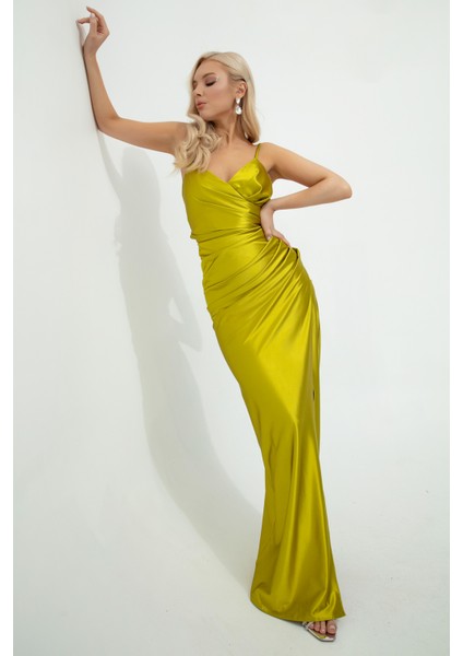 Kadın Fıstık Yeşili Sırt Dekolteli Yırtmaçlı Uzun Abiye Elbise