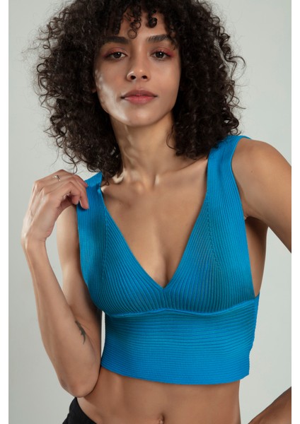 Mavi Renkli Kadın Özel Sprey Boyamalı V Yakalı Spor Triko Atlet Büstiyer Crop Top Bluz SFYZ1013 fiyatları