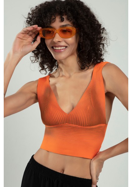 Turuncu Renkli Kadın Özel Sprey Boyamalı V Yakalı Spor Triko Atlet Büstiyer Crop Top Bluz SFYZ1013