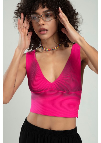 Fuşya Pembe Renkli Kadın Özel Sprey Boyamalı V Yakalı Spor Triko Atlet Büstiyer Crop Top Bluz SFYZ1013