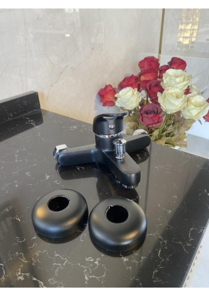 Mat Siyah Banyo Bataryası