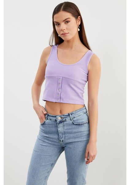 Askılı Düğme Detaylı Ribana Crop Tişört - Lila