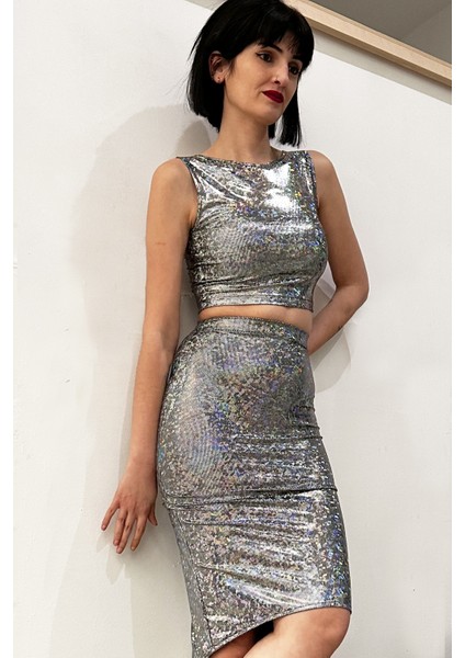 Hologram Sırt Dekolteli Crop Üst fırsatları