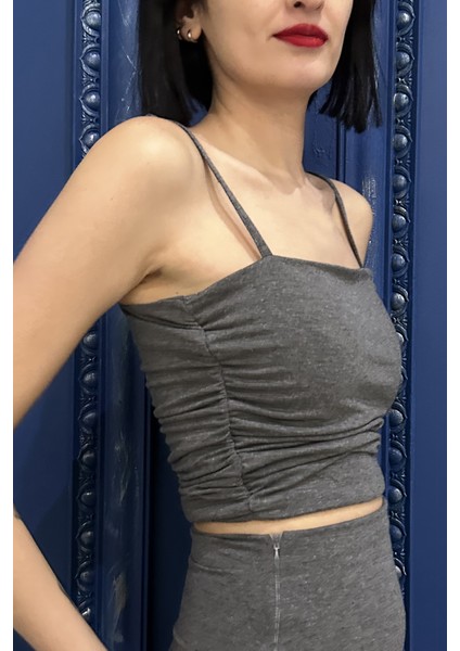 Gri Büzgülü Askılı Crop Bluz fiyatları