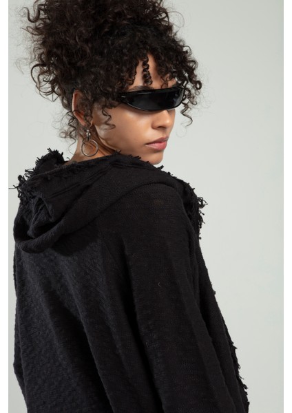 Siyah Renkli Spor Kendinden Püsküllü Üçgen Kesim Fashion Kapşonlu Özel Yıkamalı 4 Mevsimlik Hirka SFYZ3001 fırsatları