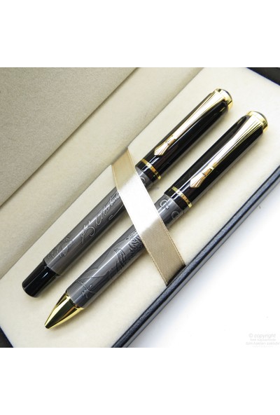 Atatürk Kabartmalı (Resim ve İmza) Kalem Seti -Kalemin bir tarafında imza, diğer tarafında resim var. Roller + Tükenmez Kalem Hediyelik Kalem