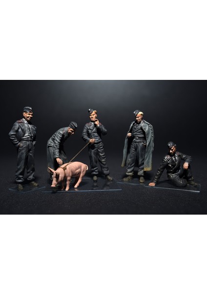 1/35 Ölçek Plastik Maket, Alman Tank Mürettebatı Dinlenirken modelleri
