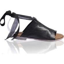 Bueno Shoes Kurdele Detaylı Deri Kadın Düz Sandalet 9N5008