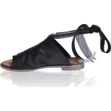 Bueno Shoes Kurdele Detaylı Deri Kadın Düz Sandalet 9N5008