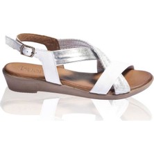 Bueno Shoes Şerit Detaylı Deri Kadın Düz Sandalet 9L1505
