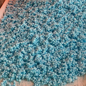 Çim Gübresi Bitki Coşturan Mavi Üre Gübresi 1 Kg Çim Coşturan Gübre Yüksek Azotlu