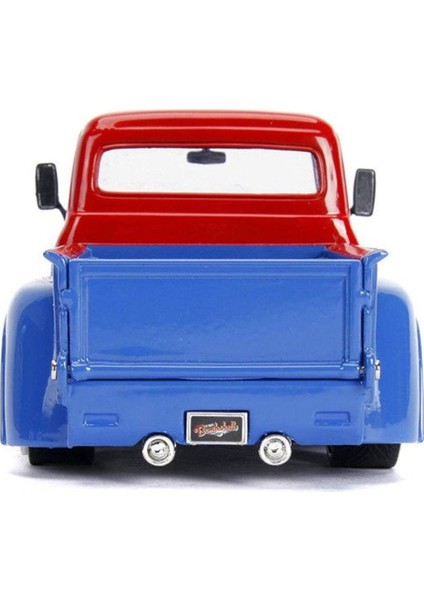 Ford F-100 Pick Up 1956 Model ile Supergirl Dc Comics 1:24 Model Araba