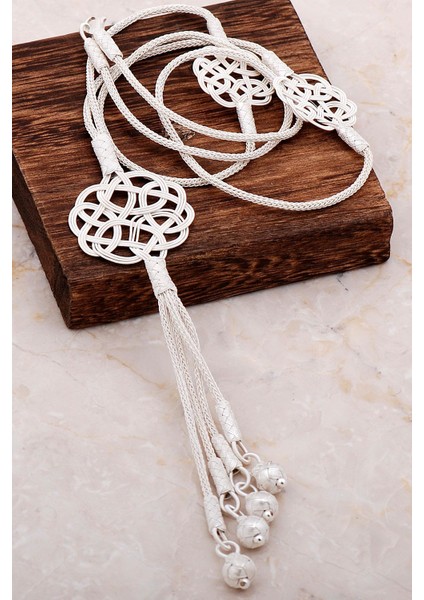 Kazaziye Işlemeli Aşk Düğümü Sarma Gümüş Kolye 6725