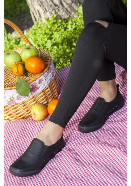 TRC50-0502 Hakiki Deri Siyah Kadın Spor Ayakkabı fiyatları