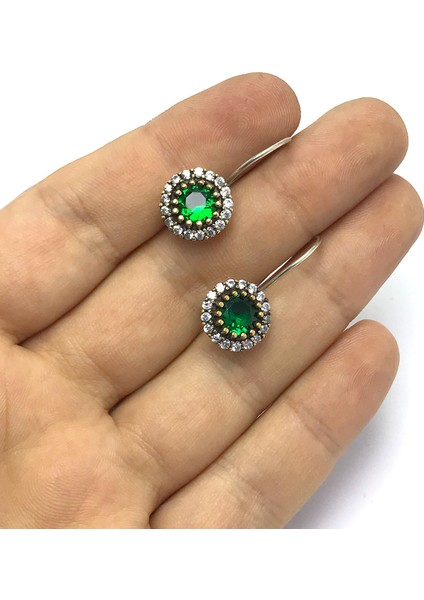 Zümrüt Taşlı Zirkon Süsleme Otantik Gümüş Küpe modelleri