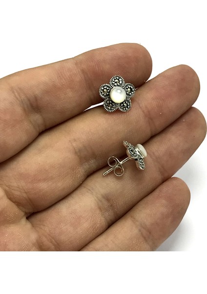 Sedef Taşlı Çiçek Model Markazit Bayan Gümüş Küpe