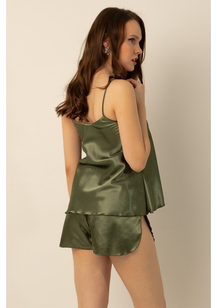 Ince Askılı Güpürlü Saten Şortlu Takım fırsatları