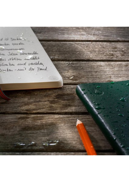 LEUCHTTURM1917 Outlines, Hava Koşullarına Dayanıklı B6+, Yumuşak Deri Kapak Signal Orange Defter