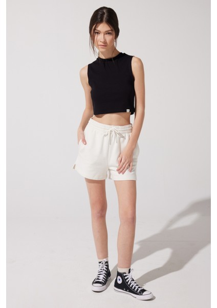 Regular Fit Normal Kesim %100 Pamuk Lastikli Bel Kırık Beyaz Sweat Şort modelleri