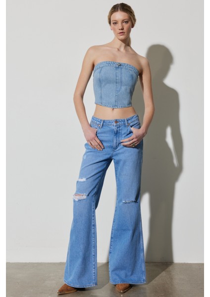 Regular Fit Normal Kesim Askılı Açık Mavi Jean Crop Bluz