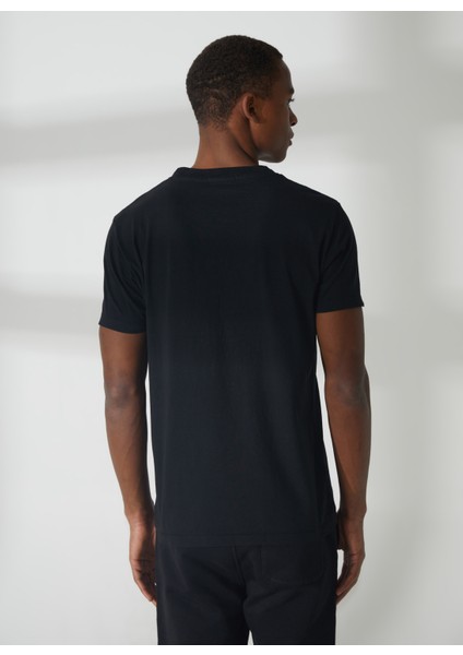 Bisiklet Yaka Düz Siyah Erkek T-Shirt M648000022662G T-Shirts Regular modelleri