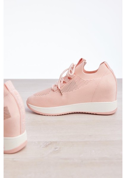 Bağcık Aksesuarlı Gizli Topuk Kadın Sneaker fırsatları