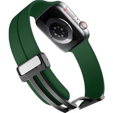 AktarMobile Apple Watch 7 8 45 mm Uyumlu Silikon Kordon Magnetik D Tokalı Spor Kayış Mıknatıslı Toka