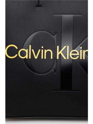 Calvin Klein Kadın Calvin Klein Sculpted Shopper Mono Kadın Omuz Çantası K60K610276