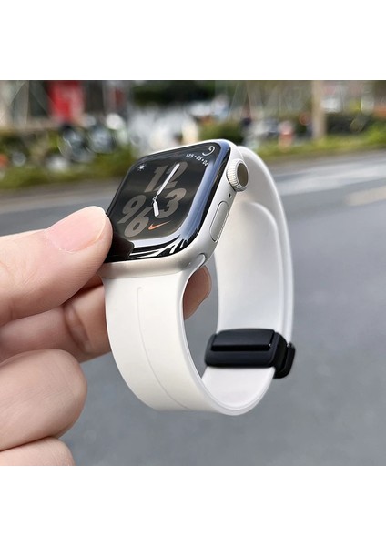 Apple Watch 40MM Uyumlu Mıknatıslı Manyetik Tasarım Silikon Kordon Kayış fiyatları
