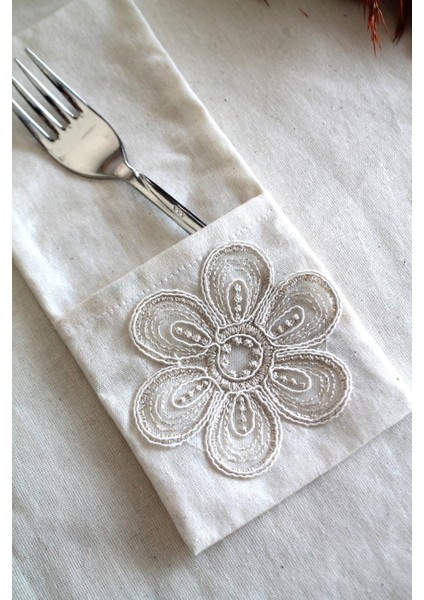 6 Adet Çiçek Dantelli Krem Keten Kaşıklık Servis Sunum - Table Decor