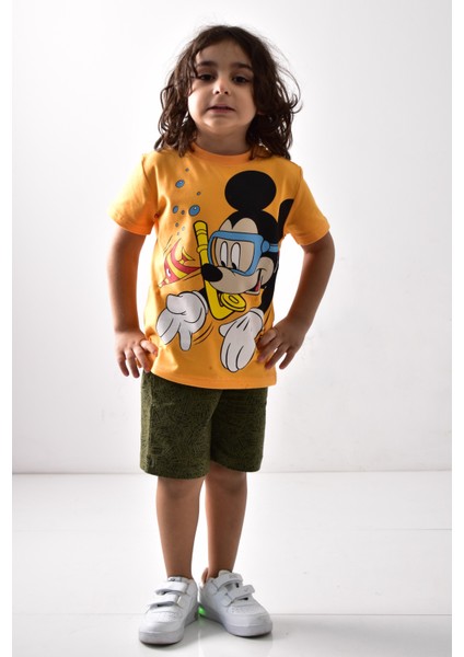 Erkek Çocuk Baskılı T-Shirt Şort Takımı fırsatları