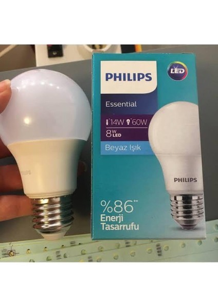 Phılıps 8W LED Ampul Beyaz ( 6’lı Paket)