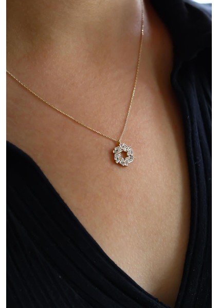 Yuvarlak Kesim Baget Altın Kolye fiyatları