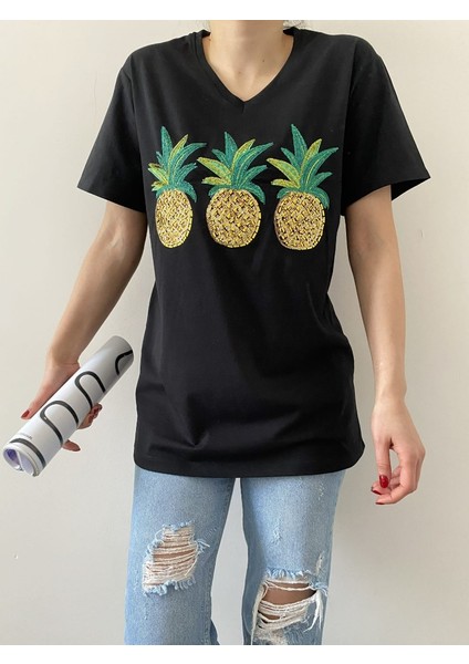 Beri Butik V Yaka Ananas Desenli Pullu Siyah Yeşil Tişört