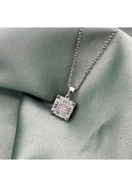Clavi Kare Bagetli Rhodium Kaplama Kadın Gümüş Kolye