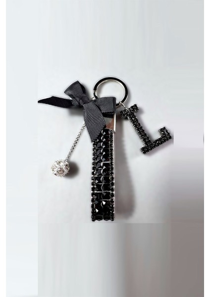 Siyah Bagetli Anahtarlık & Siyah L Harf & Gümüş Minik Top & Siyah Kurdela