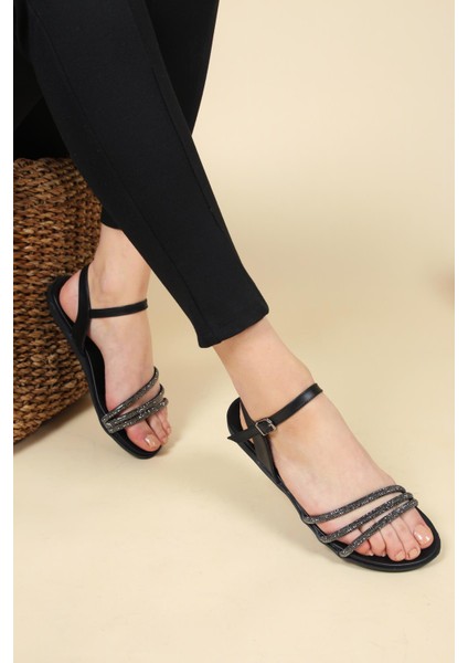 Taş Aksesuarlı Sandalet Siyah fiyatları