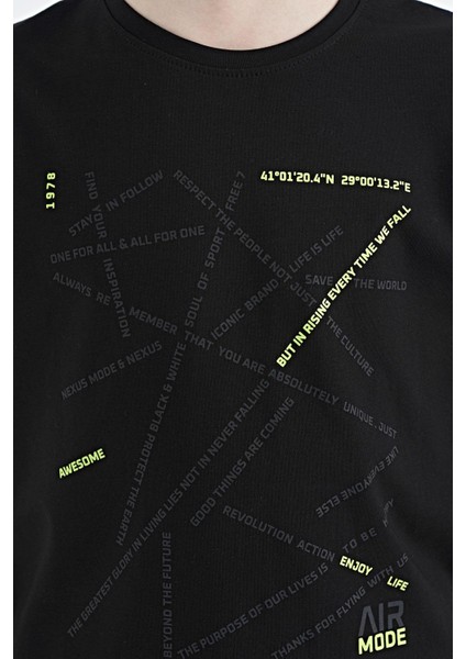 Siyah Minimal Yazı Baskılı Standart Kalıp O Yaka Erkek Çocuk T-Shirt - 11132 fiyatları