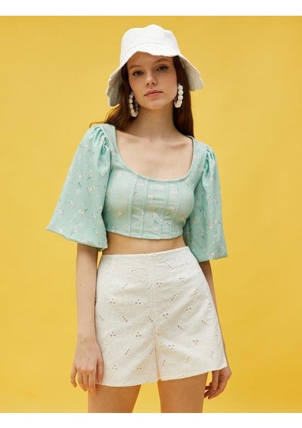 Korse Detaylı Çiçekli Crop Bluz modelleri
