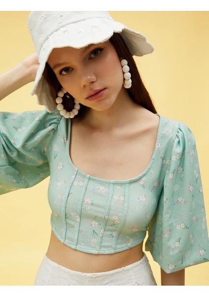 Korse Detaylı Çiçekli Crop Bluz