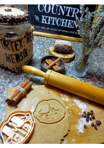 Fantastik Film Karakteri Şeklinde Kurabiye ve Polimer Kil Kalıbı