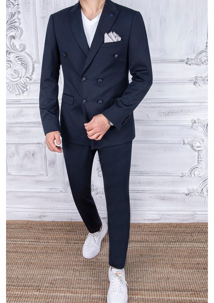 Erkek Slim Fit Sivri Yaka Yarım Astar Kruvaze Lacivert Takım Elbise