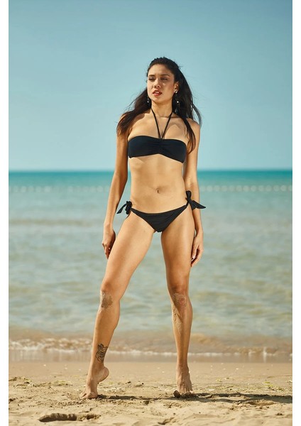 Siyah Straplez Dar Kalıp Bikini Üstü