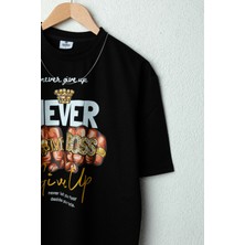 Wolters Outdoors Erkek Never Give Up  Oversize Baskılı Pamuklu Bisiklet Yaka Kısa Kollu T-Shirt
