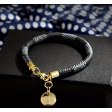 Queen Aksesuar Trend Moda Siyah Deri Kayışlı Gold Altın Kilitli Bileklik