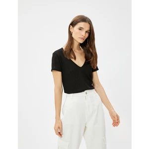 V Yaka Tişört Slim Fit