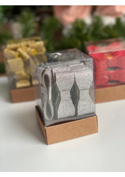 Yeni Yıl Yılbaşı 15LI Parlak Simli Fiyonklu Dekorasyon Çam Ağacı Paket Hediye Süsü Kutulu Gümüş fiyatları